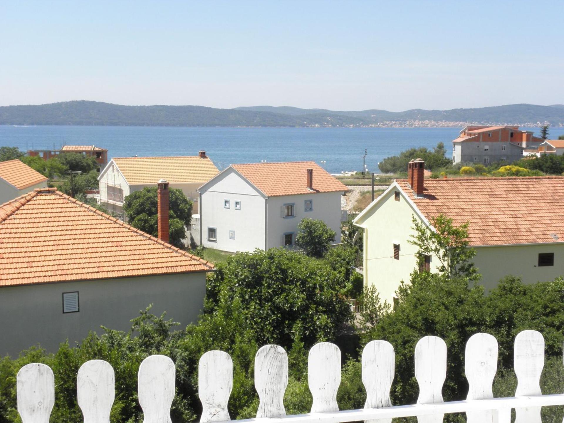 Apartments Zvone - 100 M From Sea Бибинье Экстерьер фото